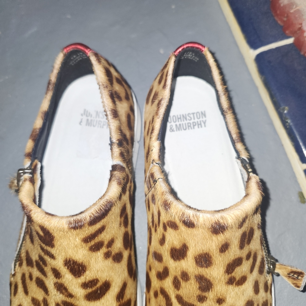 EUC Johnson And Murphy Leopard Print Women's Side Zip Size 8.5 - Picture 3 of 6